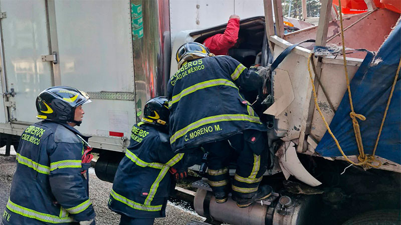 Choque en la carretera México-Toluca deja una persona sin vida y tres lesionadas 