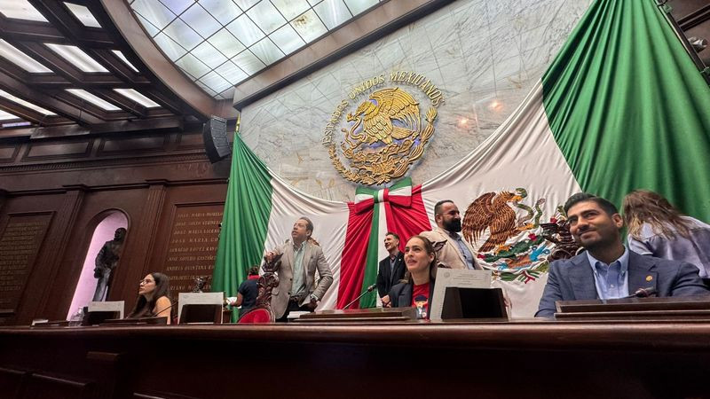 Por unanimidad, Congreso de Michoacán aprueba reforma al artículo 127 de la Constitución Política de México, en materia de límite a las jubilaciones y pensiones de las entidades públicas 