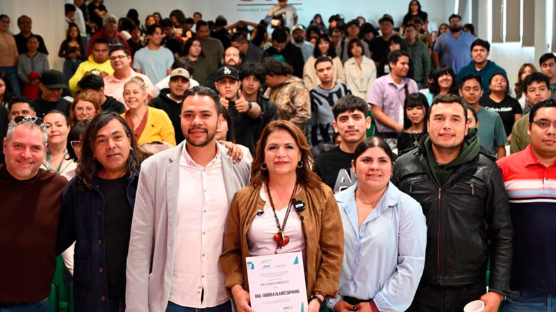 Fabiola Alanís llama a construir una estrategia integral para atender a las adolescencias y prevenir riesgos en entornos digitales y sociales 