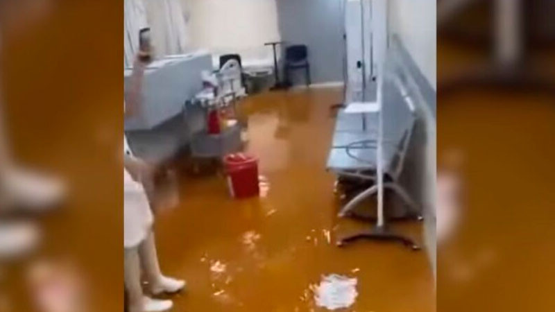 ISSSTE en Gómez Palacio, Durango se inunda de aguas negras por rotura de tubería 