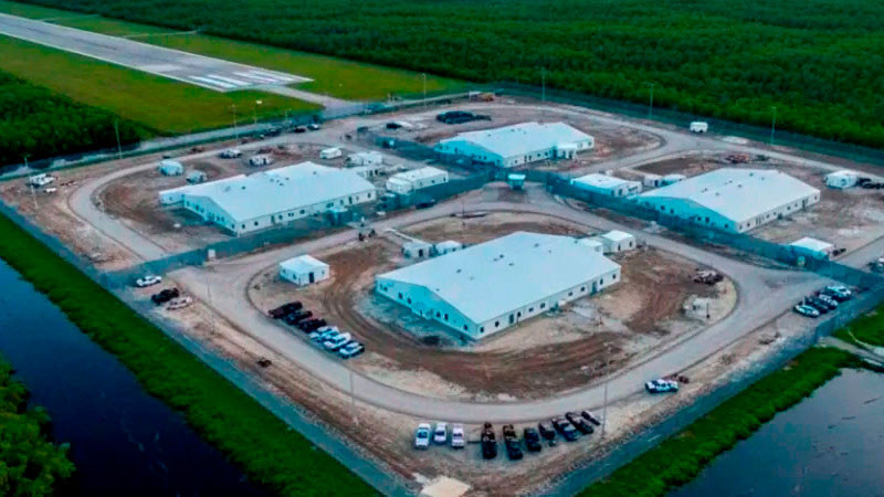 Jueza ordena al ICE permitir abogados a migrantes retenidos en Alligator Alcatraz 