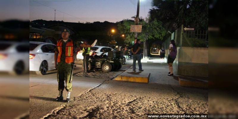 Ejército y Policía resguardan escuelas de Apatzingán, Michoacán - Foto 0 