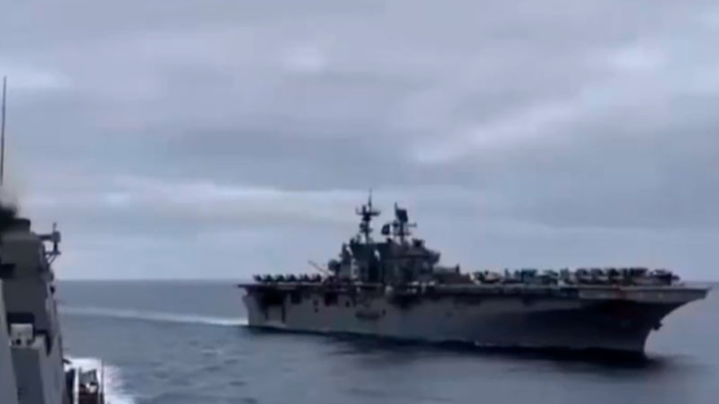 Irán asegura haber atacado buque de apoyo de EEUU 