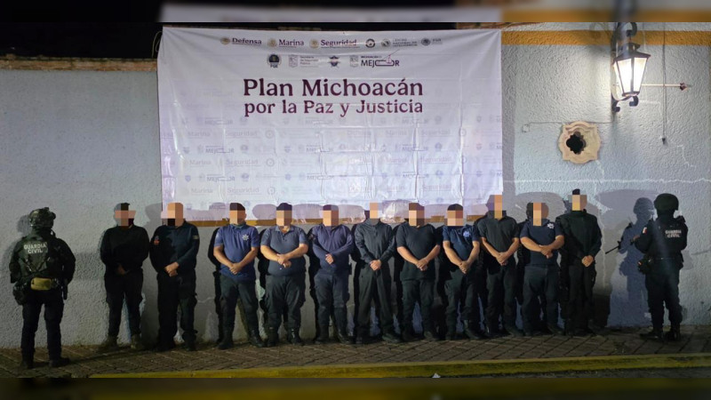 Fiscalía de Michoacán va contra fallo que liberó a 11 policías de Ecuandureo detenidos con insignias de Jalisco; celulares con información clave no fueron considerados por juez 