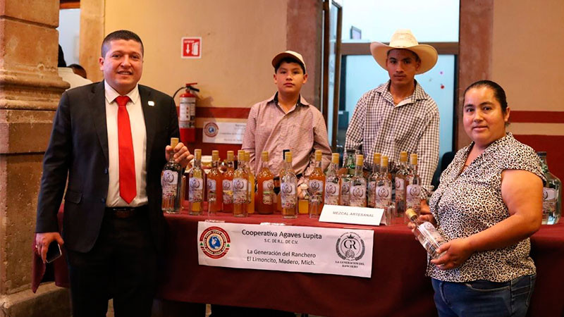 Celebra Vicente Gómez incorporación de cooperativas en la Ley de Desarrollo Económico de Michoacán 