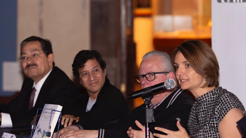 Presenta la titular de Secult el libro Inteligencia Artificial en el Arte y la Cultura 