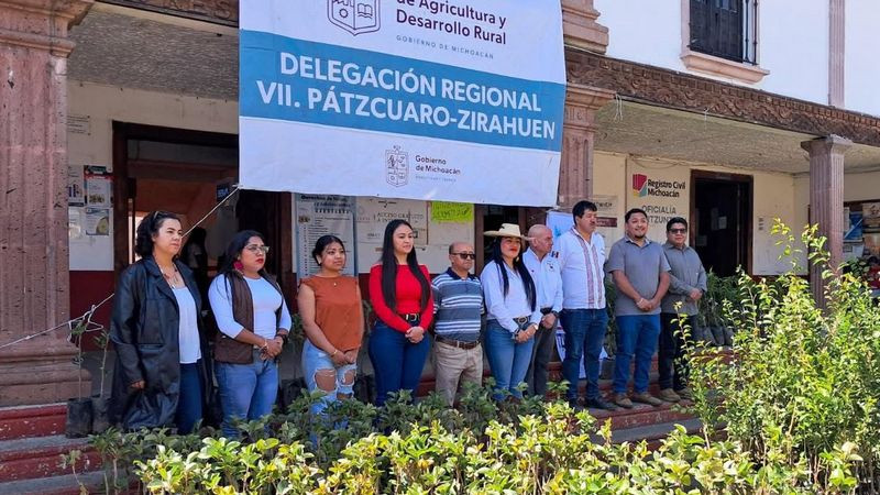 Impulsa Ayuntamiento de Quiroga la producción agrícola con entrega de árboles frutales 