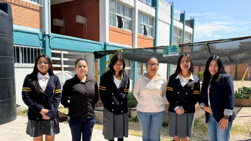 Destaca Secundaria Roberto Ruiz Obregón de San Juan del Río con proyecto ecológico en foro educativo regional 