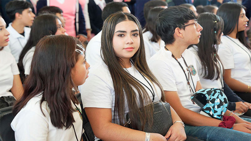 Con Plan Michoacán, avanza expansión del bachillerato nacional 