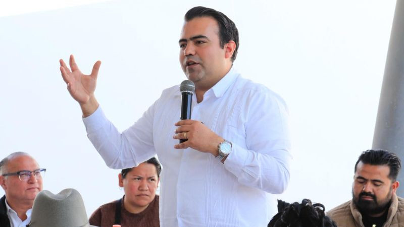 Entrega Gaspar Trueba y el RAN Documentos Agrarios en el municipio de Colón 