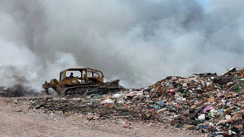 Gobierno de Apatzingán atiende incendio con trabajo coordinado 