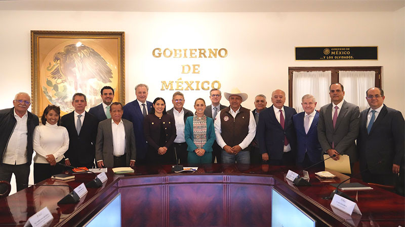 Recibe Claudia Sheinbaum a gobernadora de Colima, productores e ingenios de la industria azucarera en Palacio Nacional 