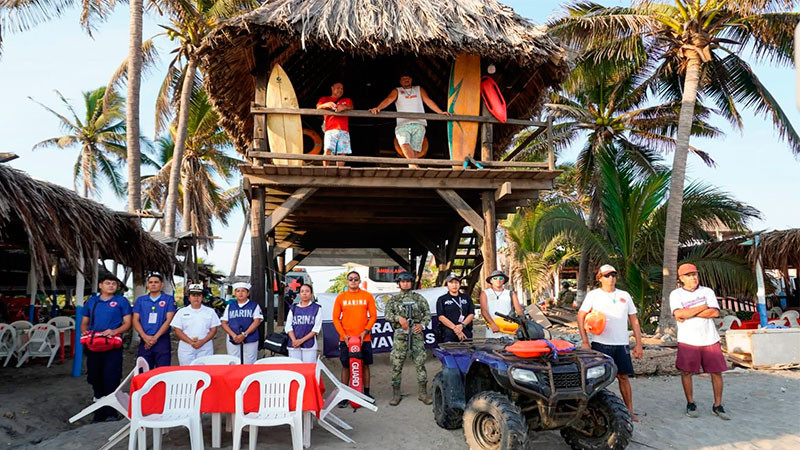 Arranca operativo para cuidar la seguridad de los visitantes en Semana Santa en las playas de Lázaro Cárdenas, Michoacán  