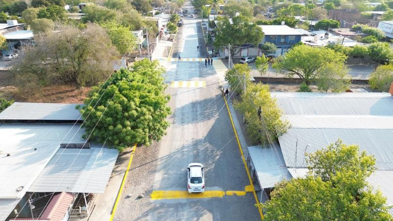 Compromiso con el bienestar: Fanny Arreola inaugura nueva calle en La colonia Florida en el municipio de Apatzingán 