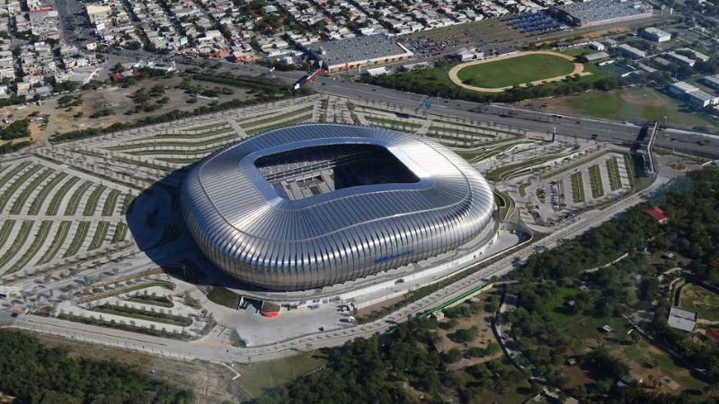 FIFA autoriza uso extendido de estadios mundialistas, pero rechaza tercer periodo de transferencias 