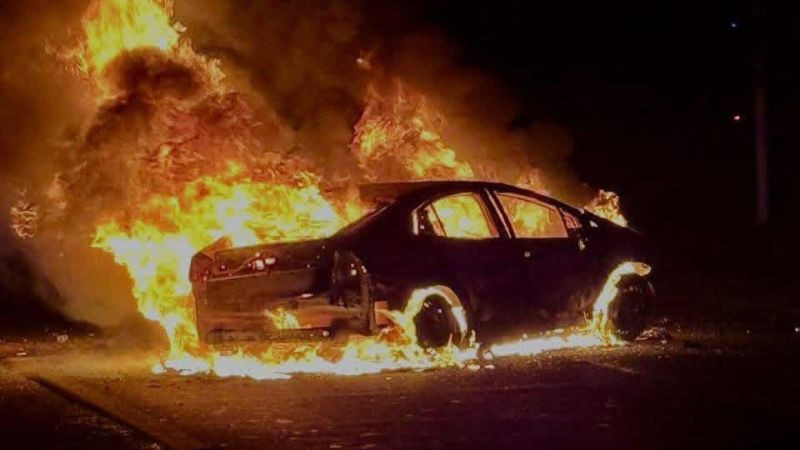 Colisión terminó en incendio en Circuito Universidades en el municipio de Querétaro 