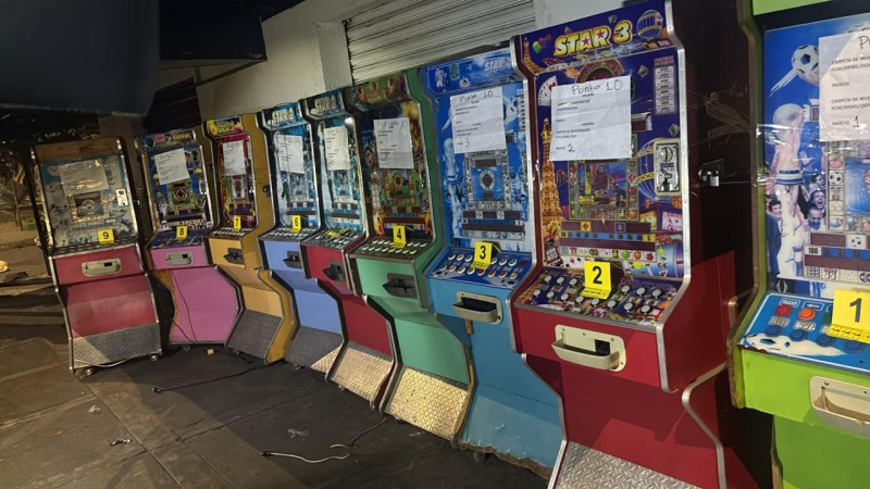 Revientan FGE y SSP Michoacán 15 inmuebles y aseguran 58 máquinas tragamonedas en Uruapan 