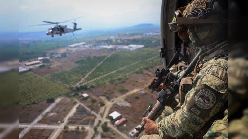 Despliega Ejército mega operativo por tierra y aire tras balacera con civiles en Chavinda, Michoacán 