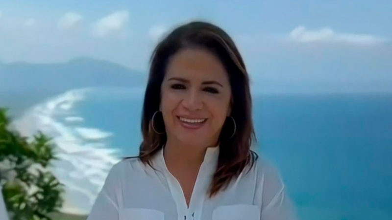 Invita Fabiola Alanís a disfrutar la costa michoacana: playas limpias, gastronomía única y calidez que se vive en familia   