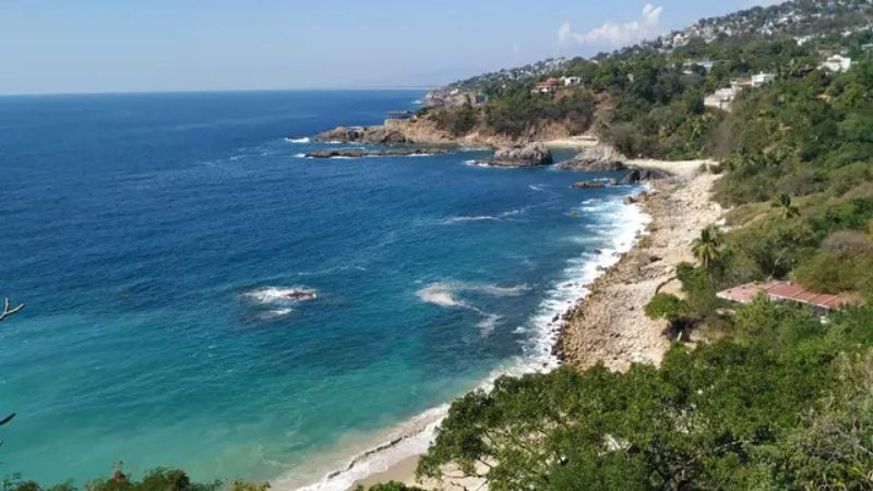 Tragedia en playa Mimosa: fallecen dos turistas chinos tras ser arrastrados por el oleaje 
