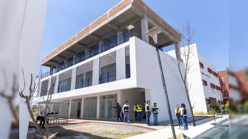 Nuevos espacios al servicio de la comunidad nicolaita se edifican en gestión de Yarabí Ávila 