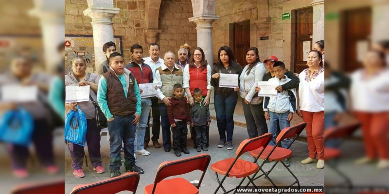 Entregan apoyos a beneficiarios del Programa Seguro de Vida para Jefas de Familia en Tarímbaro, Michoacán - Foto 0 