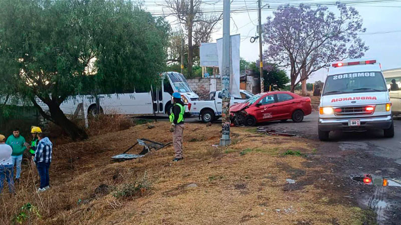 Se registra aparatoso choque en la carretera a Los Cues de Pedro Escobedo, Querétaro 