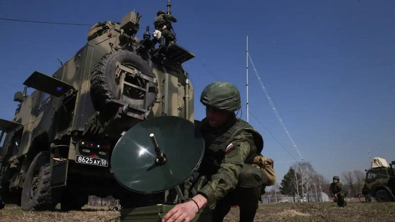 Rusia busca alternativa a Starlink ante su impacto en el conflicto con Ucrania 