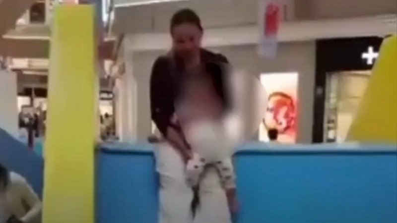 Mujer se fractura al usar resbaladilla en Plaza Perisur CDMX; desata debate en redes al pedir indemnización 