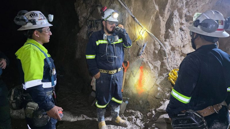Refuerzan trabajos de rescate en mina Santa Fe para localizar a tres trabajadores atrapados 