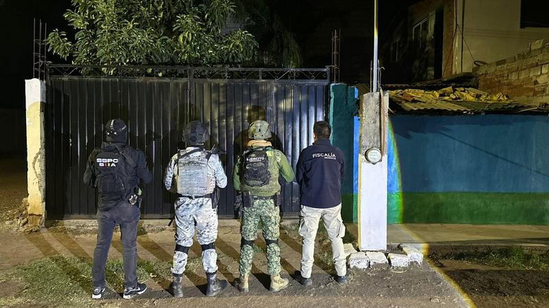 Tras catear tres inmuebles en Lagunillas, Michoacán asegura más de 820 dosis de estupefaciente 