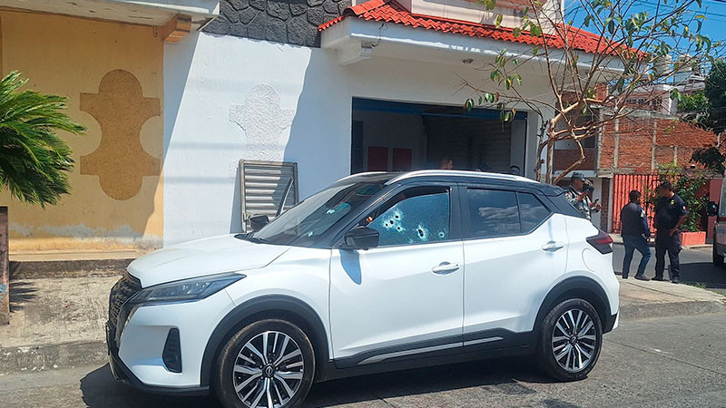 Identifican a automovilista ejecutado en la colonia Palito Verde de Uruapan. Michoacán; su hermano resultó herido 