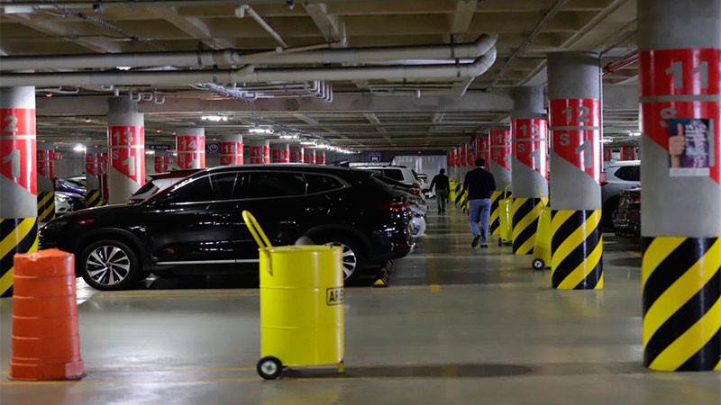 Antonio Correa exige que se respete gratuidad en estacionamientos de Querétaro 