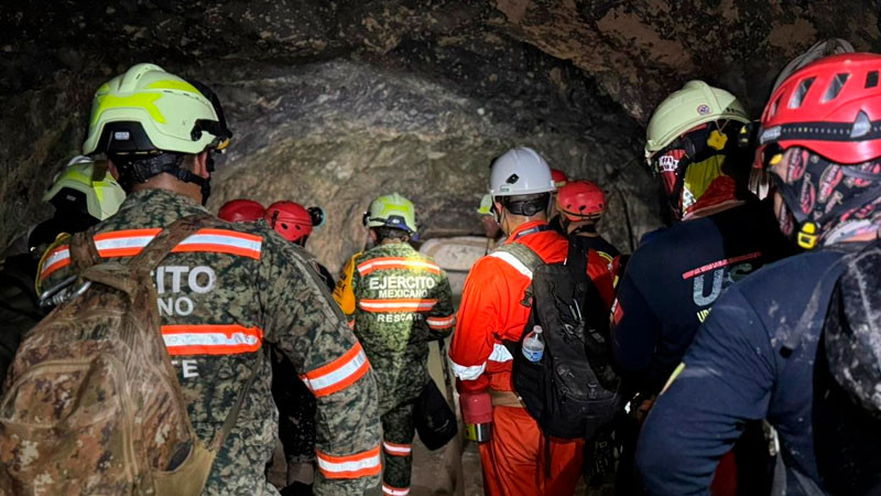 Continúan labores de rescate en la mina Santa Fe, en El Rosario, Sinaloa 