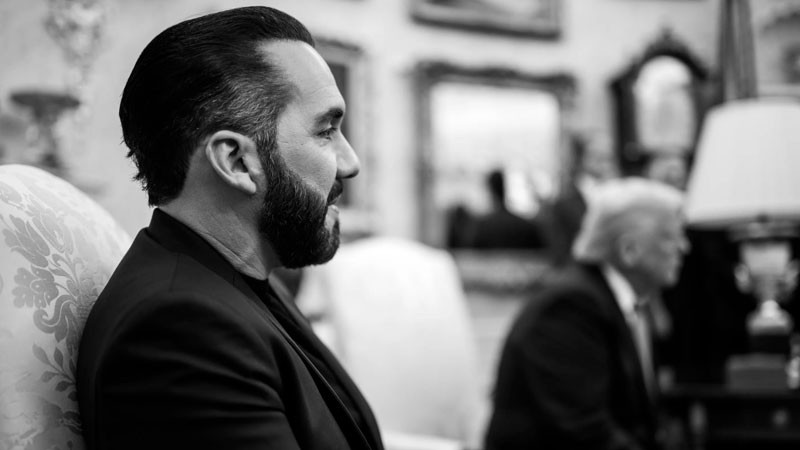 Exponen pactos de Bukele con líderes de pandillas; les daría privilegios, asegura cadena estadounidense 