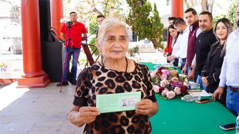 Semigrante entregó visas de programa Reencuentro Familiar en Tacámbaro 