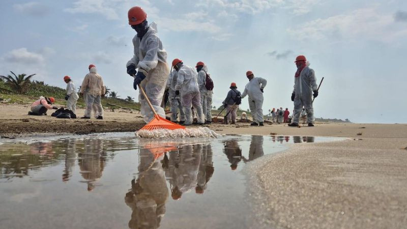 Juez federal fija plazo de 48 horas para atender derrame de hidrocarburos en el Golfo de México 