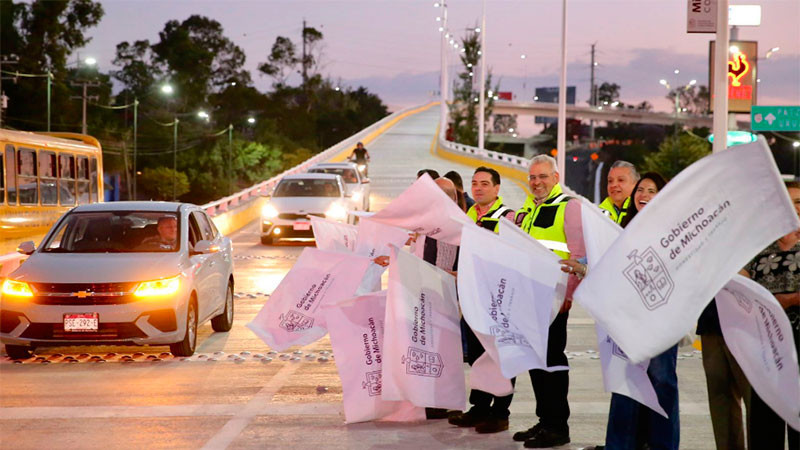 Bedolla abre a la circulación puente de distribuidor vial de la salida a Pátzcuaro 