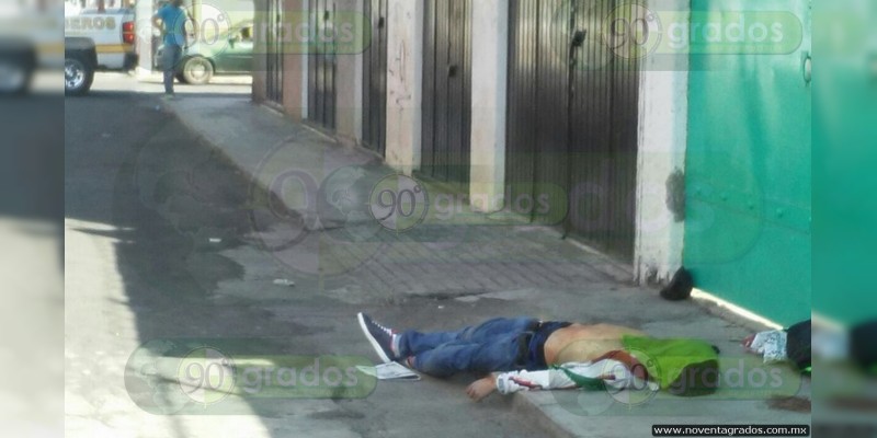 A puñaladas asesinan a hombre en Morelia 