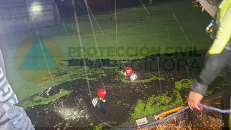 Tres guardias de seguridad privada, cayeron en un cárcamo en Puerta Real; uno murió, otro sobrevivió y el tercero está desaparecido, Corregidora 