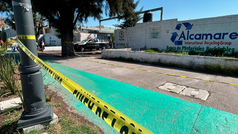 Hombre pierde la vida en el acceso a una empresa de reciclaje en Paseo 5 de Febrero, en Querétaro capital 