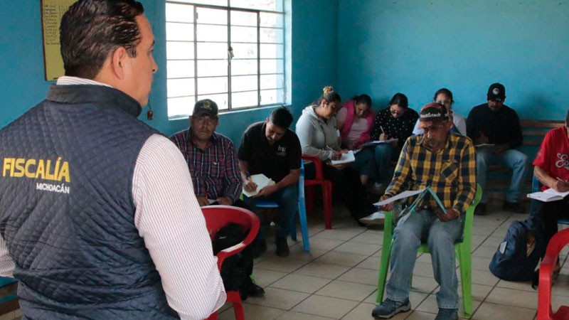 Capacita la FGE a Concejo Comunal de Chapa Nuevo, en Salvador Escalante, Michoacán 