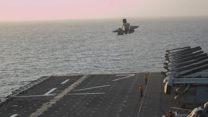 Inicia bloqueo estadounidense del Estrecho de Ormuz; Trump advierte que destruirá buques iraníes 