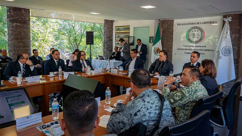 Participan autoridades de los tres órdenes de gobierno en la Mesa de Coordinación para la Construcción de la Paz y Seguridad en Querétaro 
