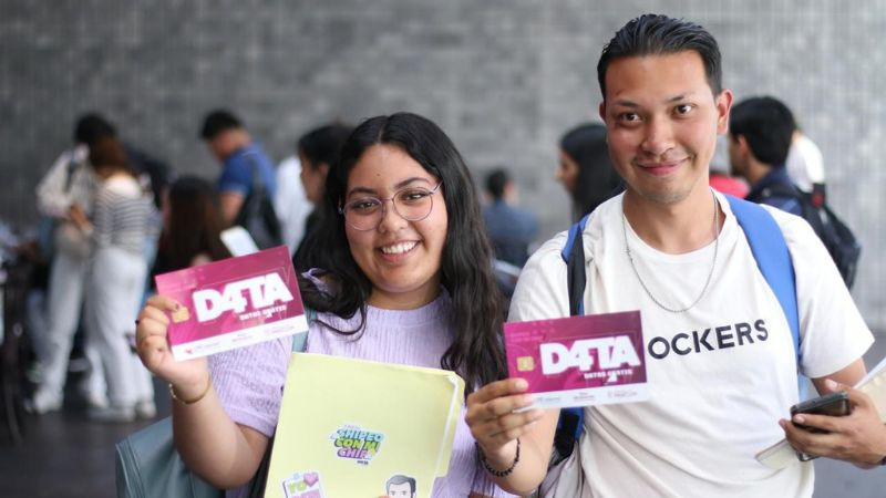 Continúa entrega de chips D4TA en escuelas y centros de distribución 