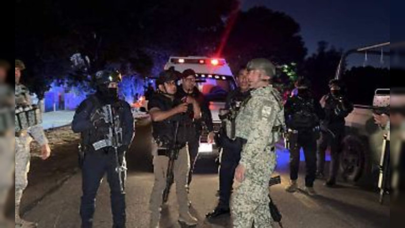 Emboscan a autoridades en retén del crimen en carretera Aquila - Coalcomán: muere perito de la Fiscalía de Michoacán y dos ministeriales resultan heridos 