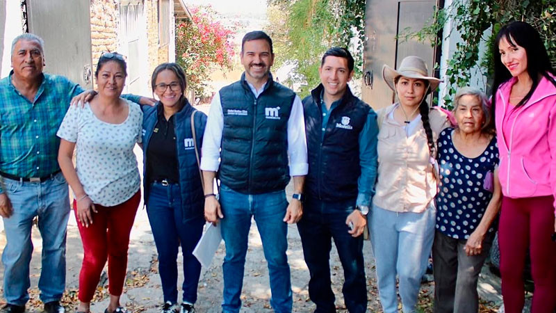 Yankel Benítez Silva supervisa obra con vecinos de Tenencia Morelos 