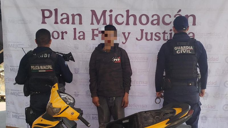 Guardia Civil detiene a joven con presuntas sustancias ilícitas y motocicleta con reporte de robo en Jacona 