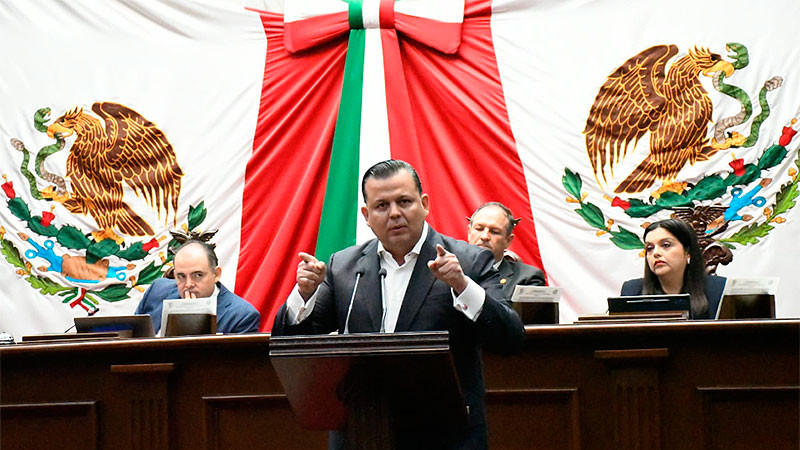 No sean cómplices de un gobernador omiso ante la violencia, dice Memo Valencia a diputados 