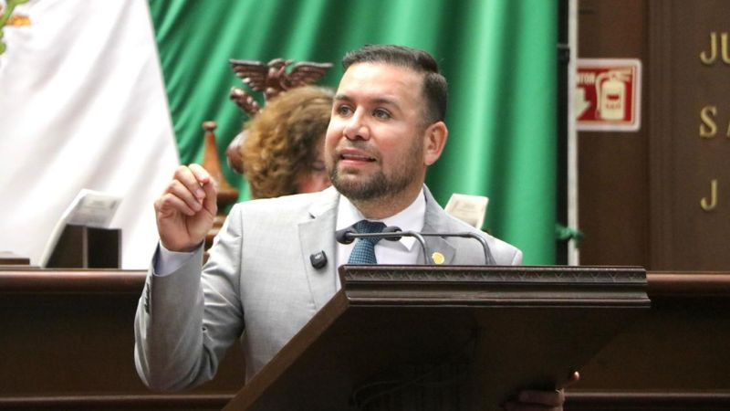 Presenta Reyes Galindo iniciativa en el Congreso de Michoacán para considerar como violencia contra la mujer el no reconocer el trabajo doméstico y cuidados en el hogar  